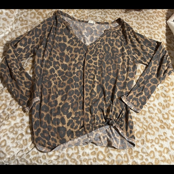 Long sleeved leopard top - Picture 1 of 1
